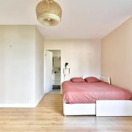 Apartment For 2 People In La Villette